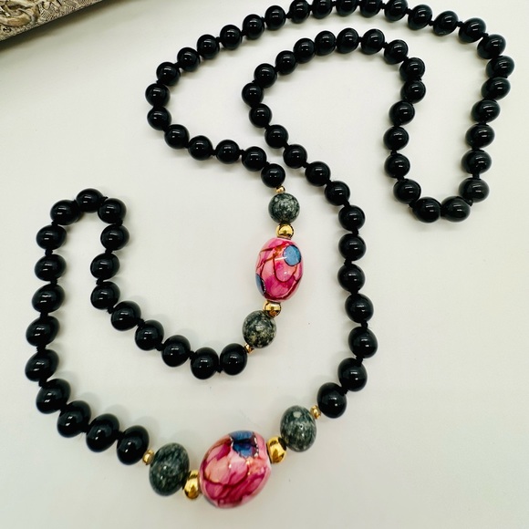 Vintage Black Onyx Bead Necklace - Picture 9 of 13